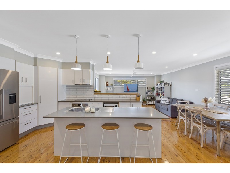 58 Lakin Street, Bateau Bay NSW 2261