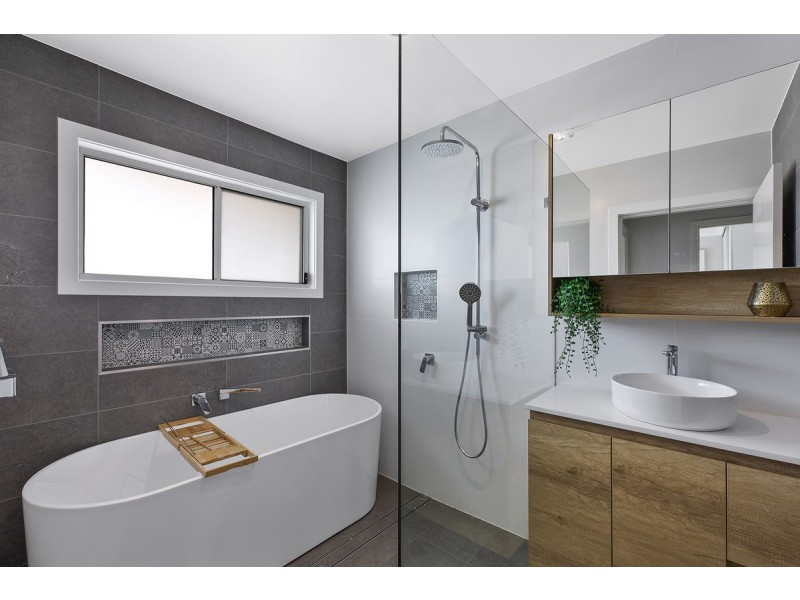 58 Lakin Street, Bateau Bay NSW 2261