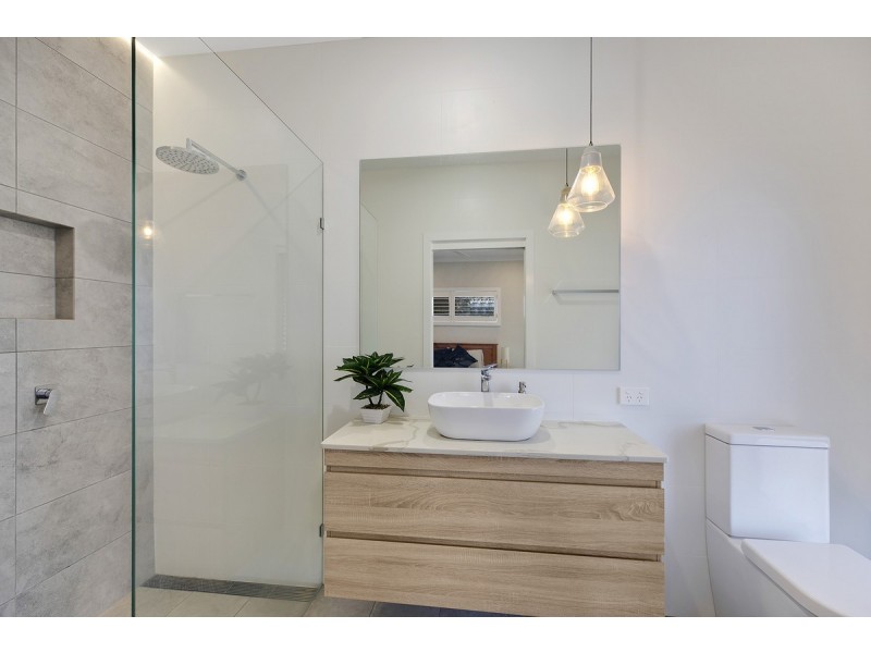 58 Lakin Street, Bateau Bay NSW 2261