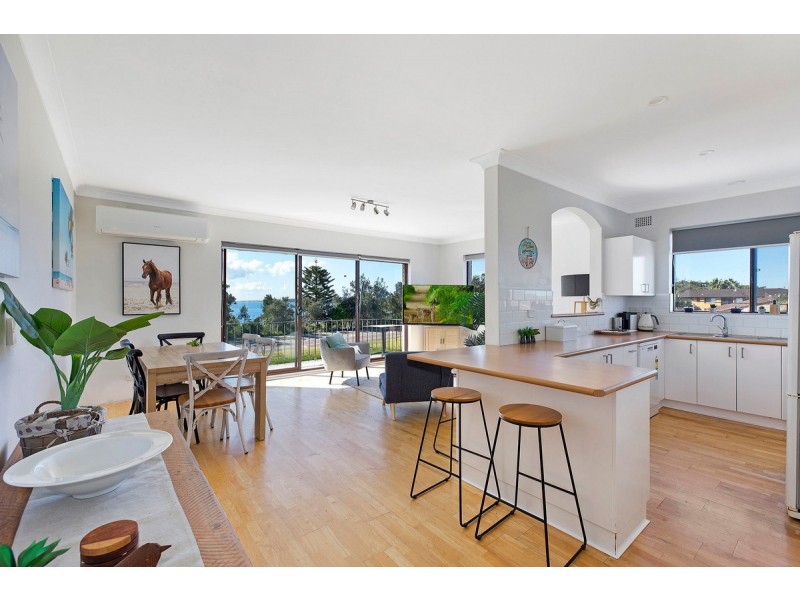 2/6 Lynch Crescent, The Entrance North NSW 2261