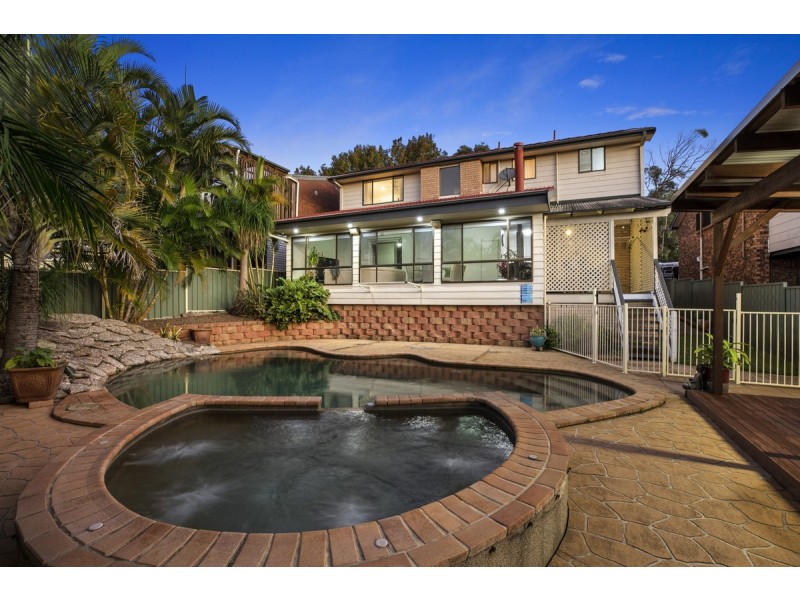 33 Curzon Avenue, Bateau Bay NSW 2261