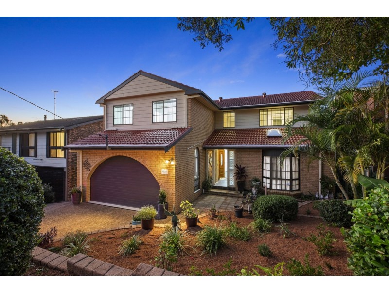 33 Curzon Avenue, Bateau Bay NSW 2261