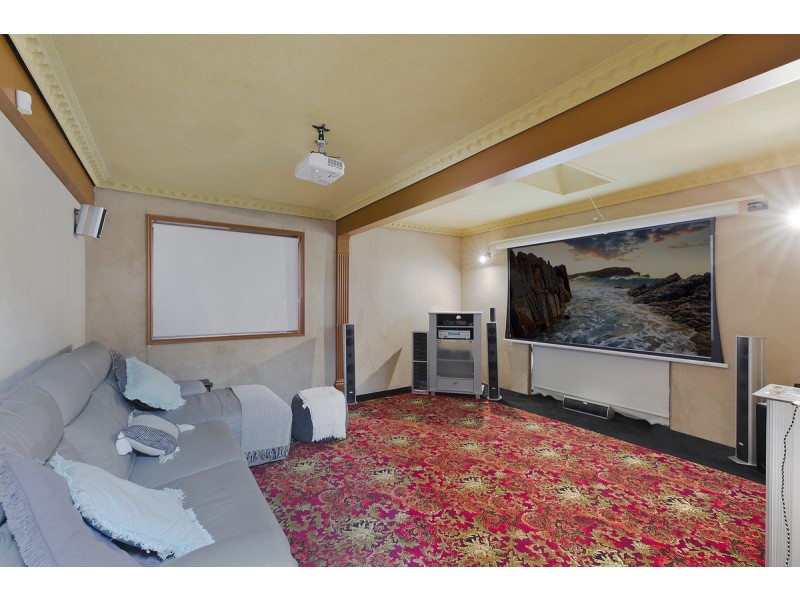 33 Curzon Avenue, Bateau Bay NSW 2261