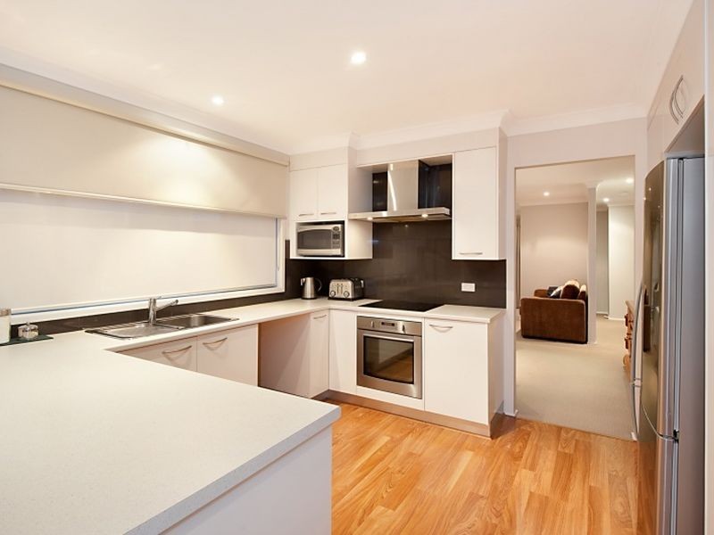 50 Murrumbidgee Cr, Bateau Bay NSW 2261