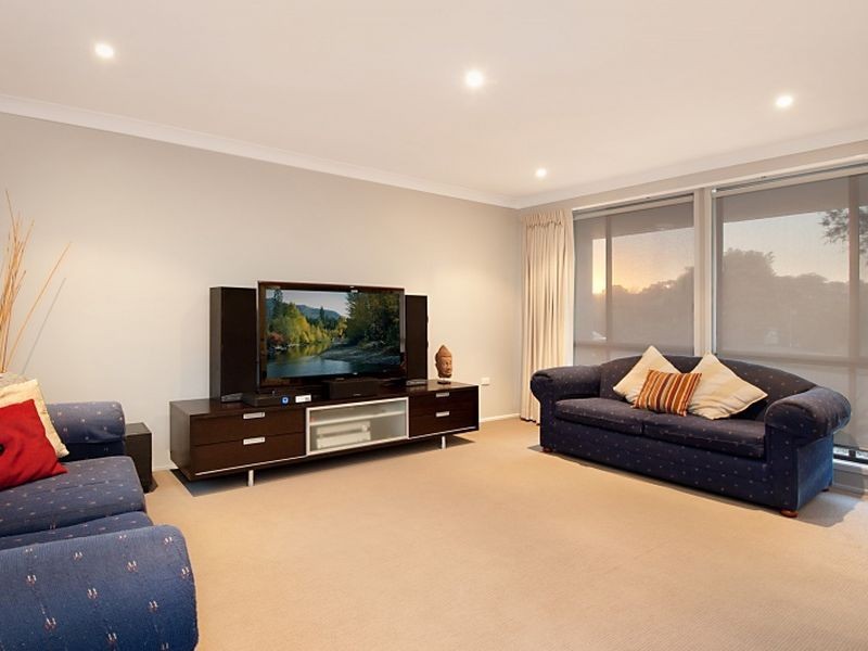 50 Murrumbidgee Cr, Bateau Bay NSW 2261