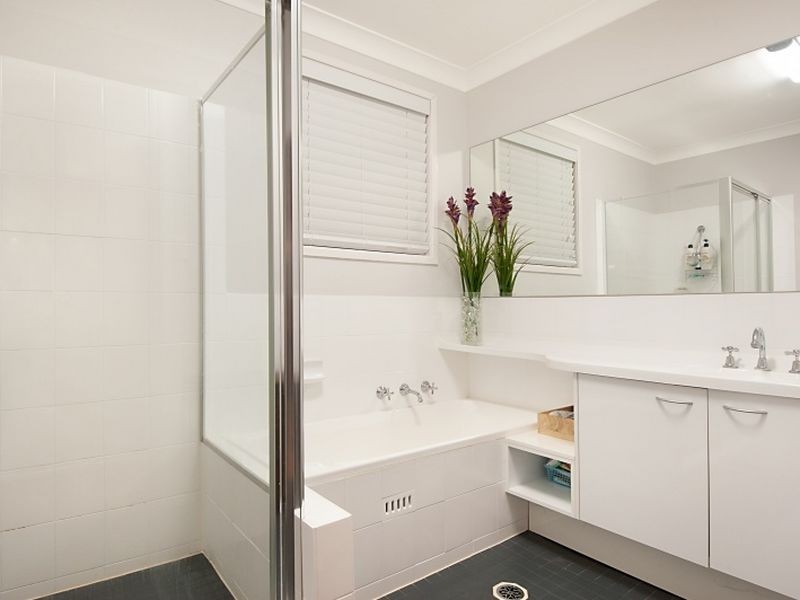 50 Murrumbidgee Cr, Bateau Bay NSW 2261