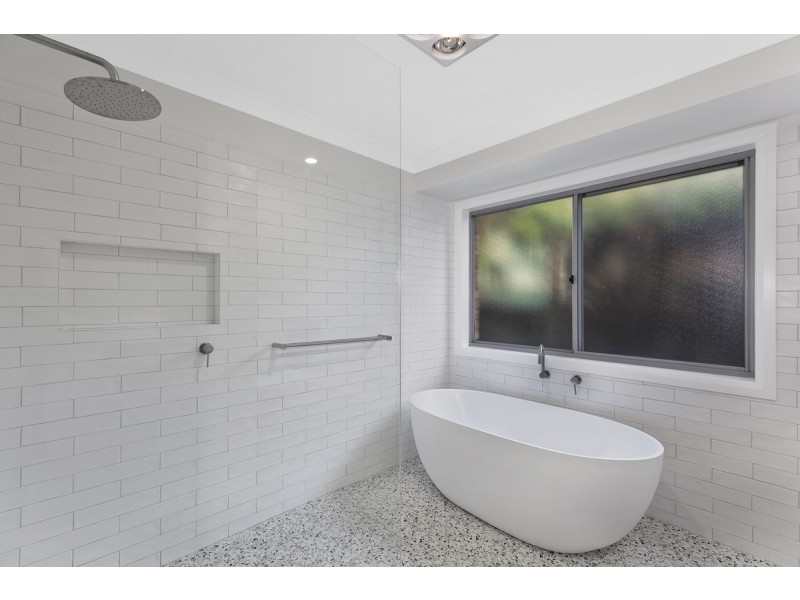 2 Sanctuary Place, Bateau Bay NSW 2261
