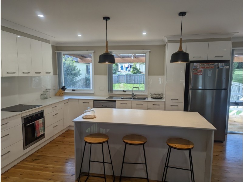 80 Lakin Street, Bateau Bay NSW 2261