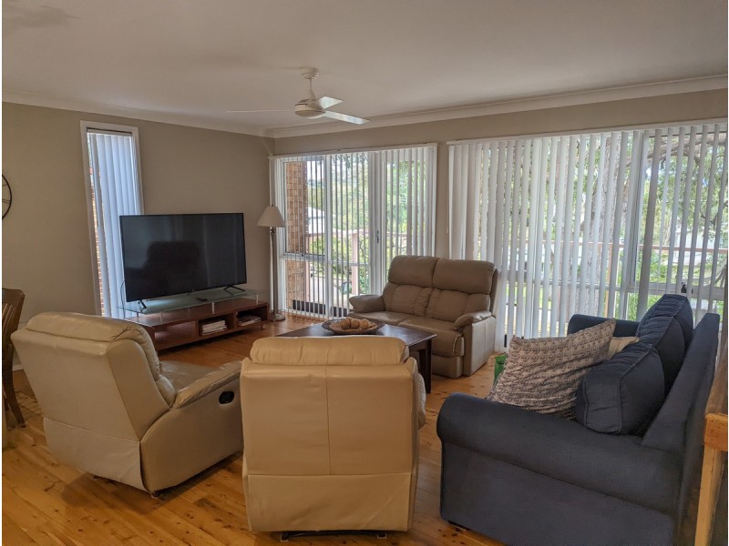 80 Lakin Street, Bateau Bay NSW 2261