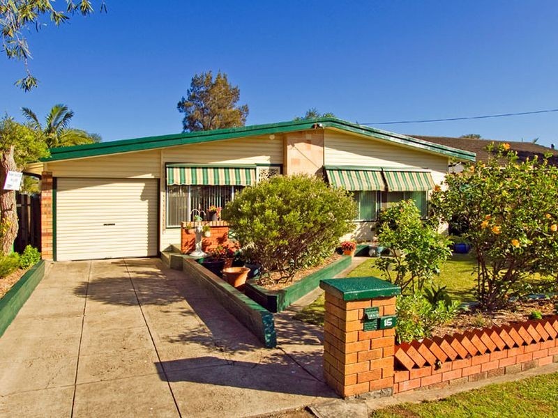 15 Papala Avenue, Bateau Bay NSW 2261