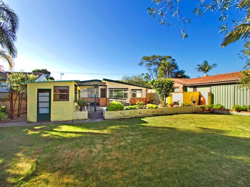 15 Papala Avenue, Bateau Bay NSW 2261