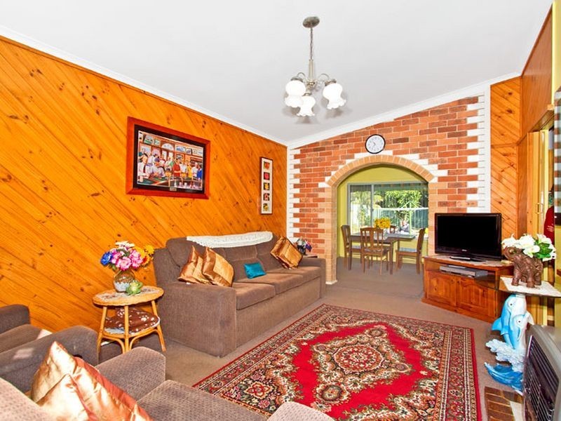 15 Papala Avenue, Bateau Bay NSW 2261