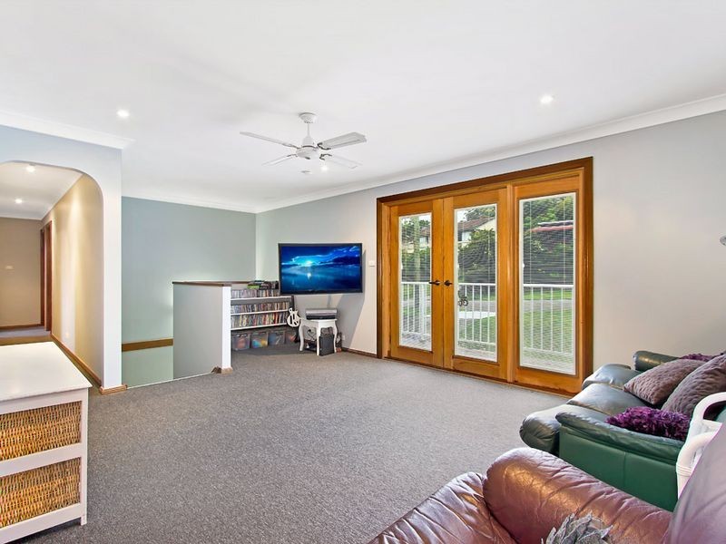 39 Henry Parkes Drive, Berkeley Vale NSW 2261