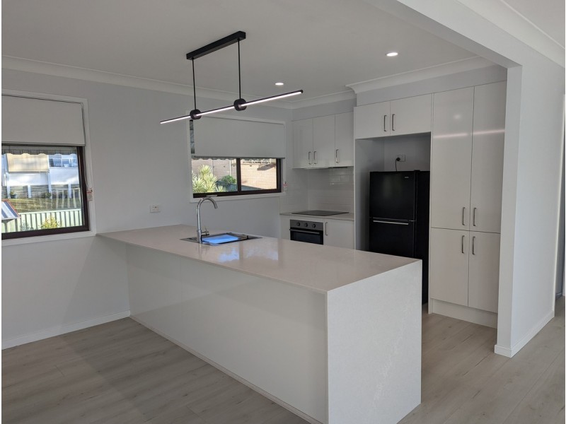 24 Rays Road, Bateau Bay NSW 2261