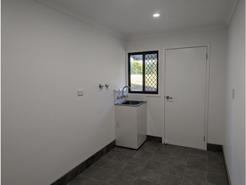 24 Rays Road, Bateau Bay NSW 2261