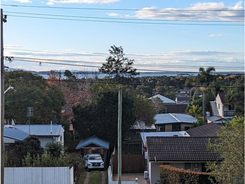 24 Rays Road, Bateau Bay NSW 2261