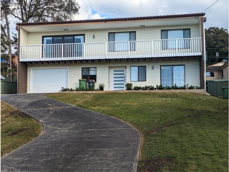 24 Rays Road, Bateau Bay NSW 2261