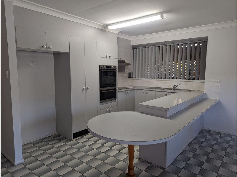 55 Sierra Avenue, Bateau Bay NSW 2261