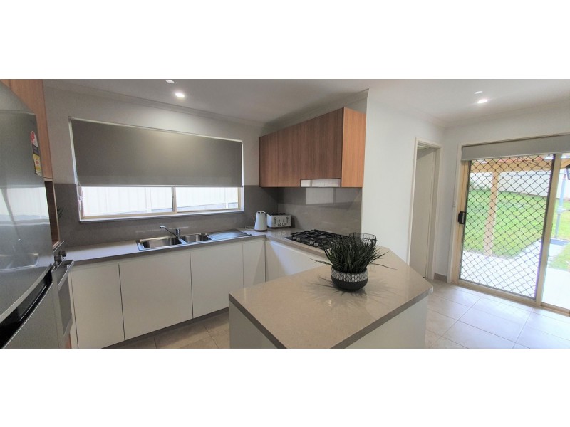 24 Bolton Street, Bateau Bay NSW 2261