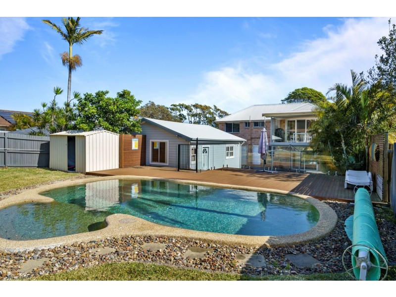 23 Poplars Avenue, Bateau Bay NSW 2261