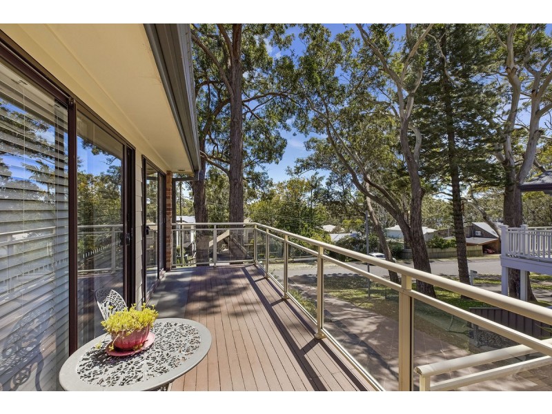 15 Burrawong Street, Bateau Bay NSW 2261