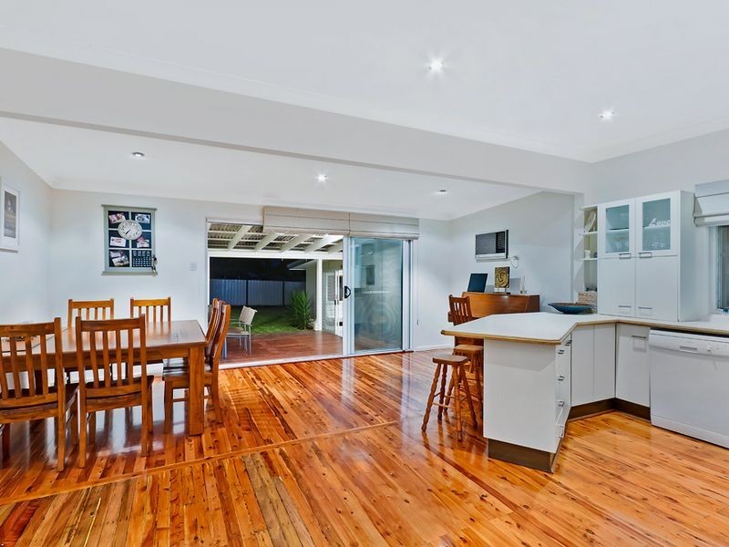 1 Barry Street, Bateau Bay NSW 2261