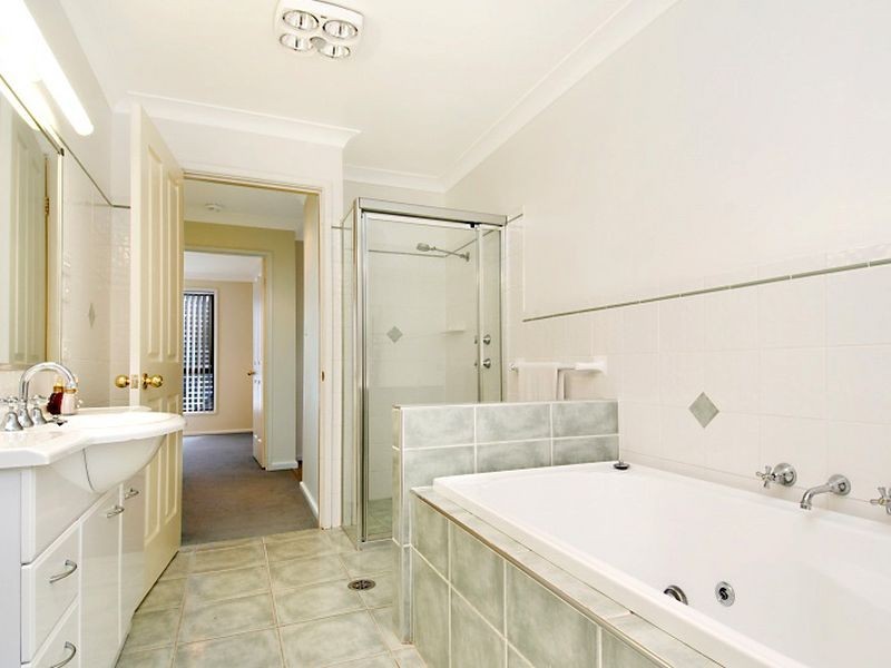 2 Grandis Place, Bateau Bay NSW 2261