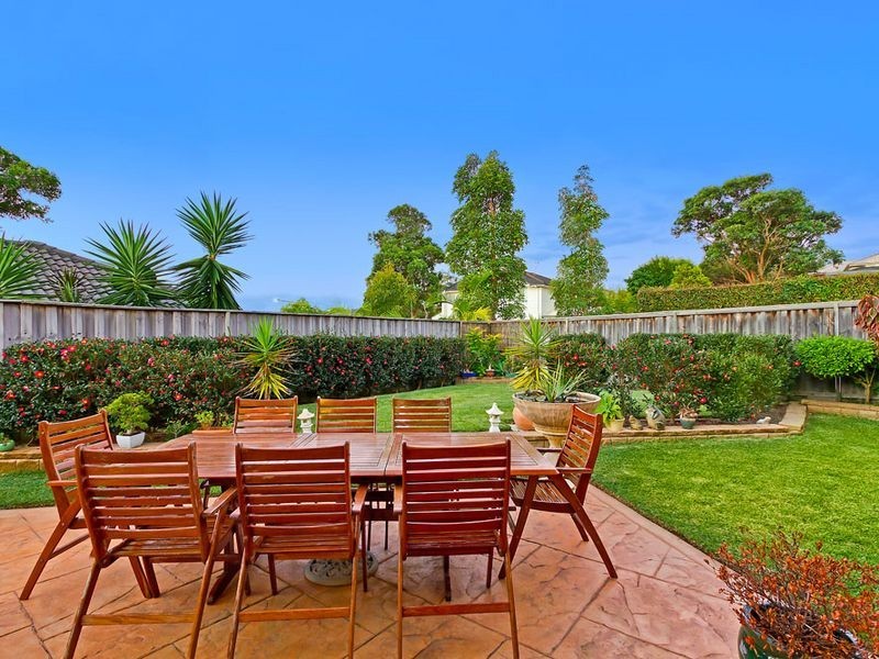 15 Passage Road, Bateau Bay NSW 2261