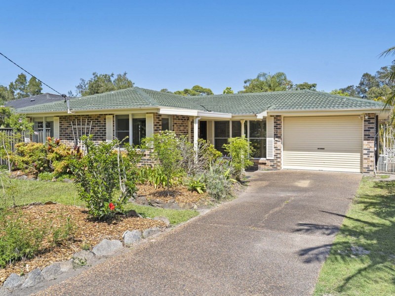 2 Compass Close, Bateau Bay NSW 2261