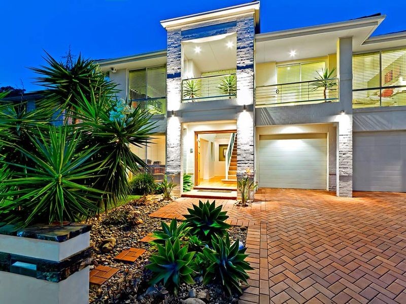 17 Bataan Circuit, Bateau Bay NSW 2261