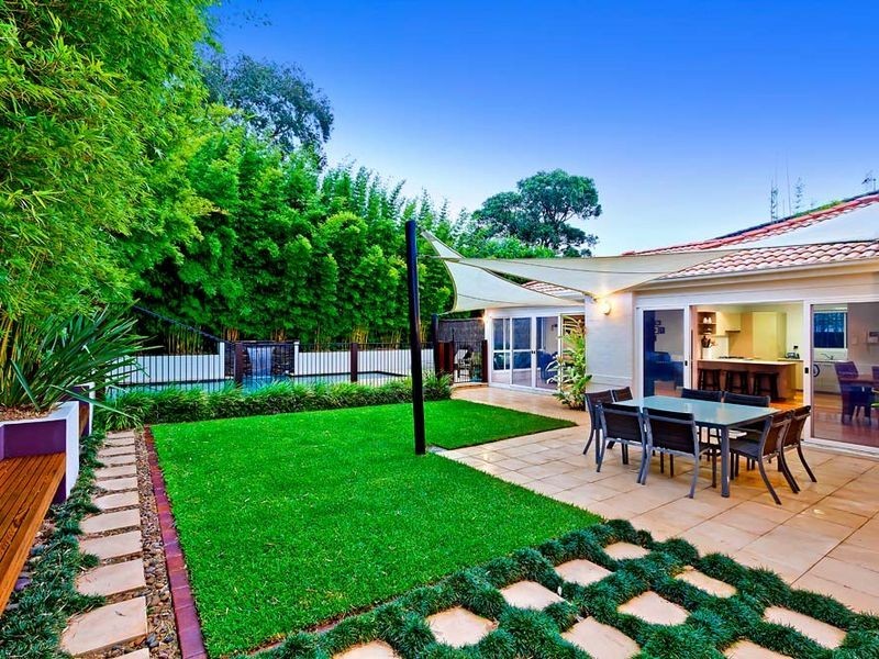 17 Bataan Circuit, Bateau Bay NSW 2261