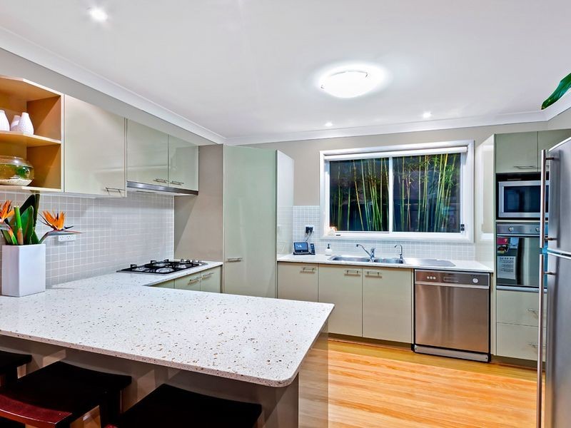 17 Bataan Circuit, Bateau Bay NSW 2261