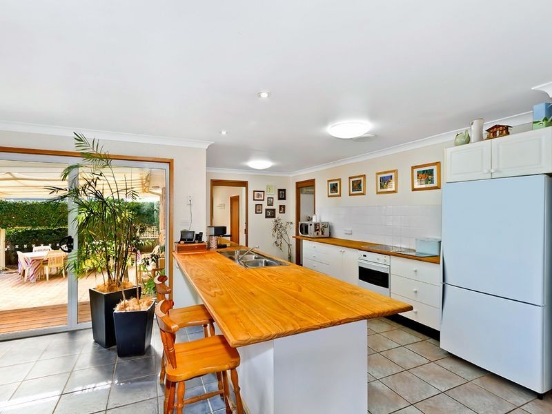 18 Barramundi Place, Bateau Bay NSW 2261