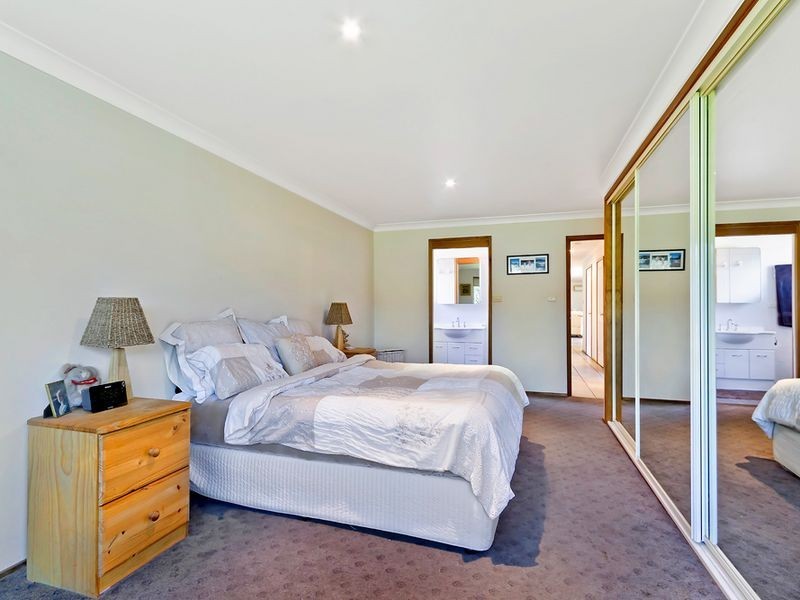18 Barramundi Place, Bateau Bay NSW 2261