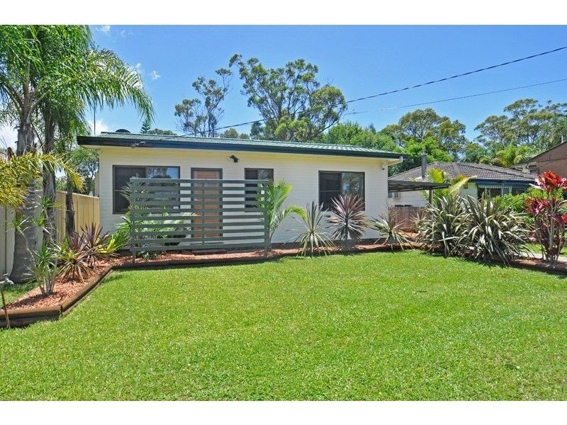 9 Erin Avenue, Berkeley Vale NSW 2261