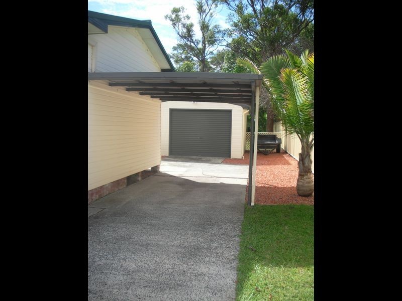 9 Erin Avenue, Berkeley Vale NSW 2261
