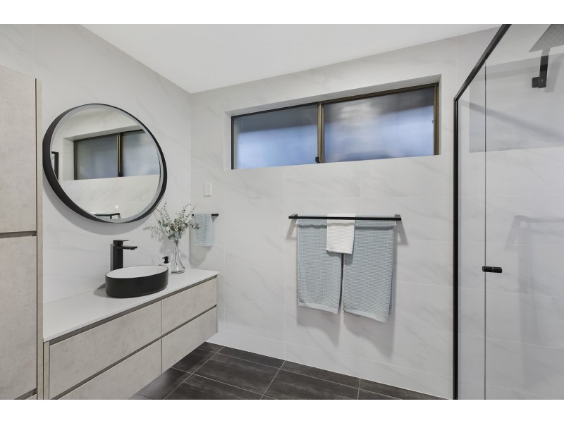 10 Yulong Street, Bateau Bay NSW 2261