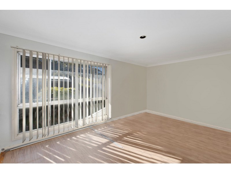 33 Valley View Road, Bateau Bay NSW 2261