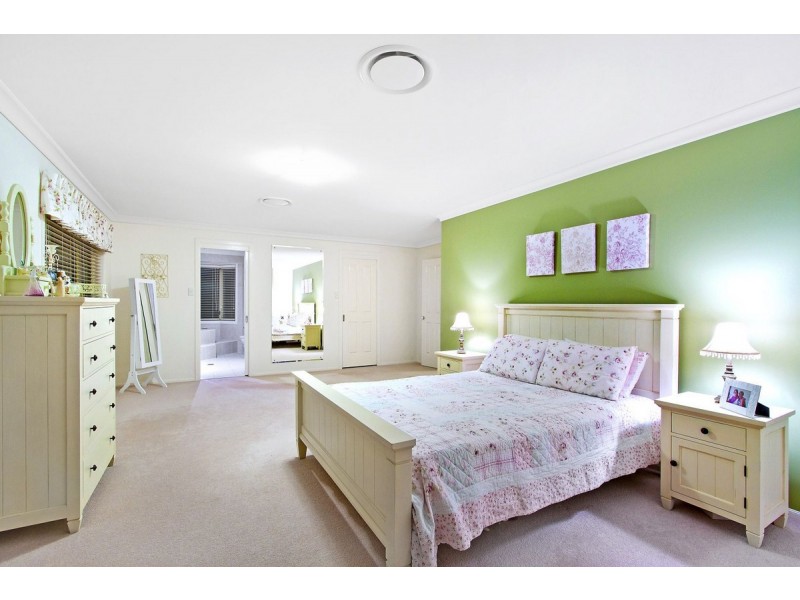 12 Bataan Circuit, Bateau Bay NSW 2261