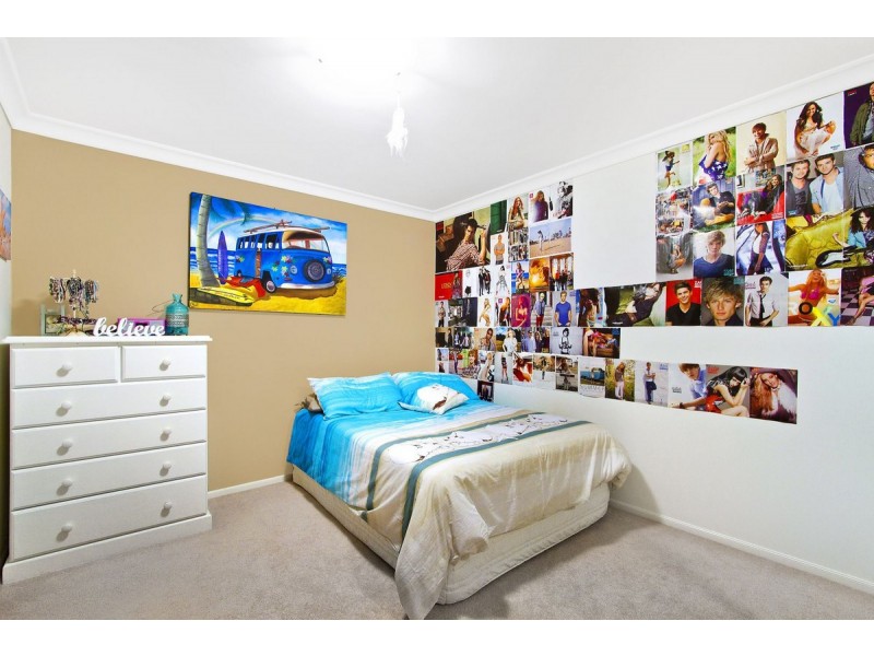 12 Bataan Circuit, Bateau Bay NSW 2261