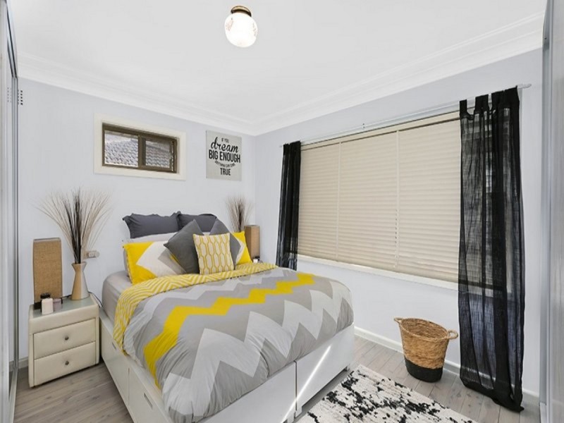 80 Bay Road, Blue Bay NSW 2261