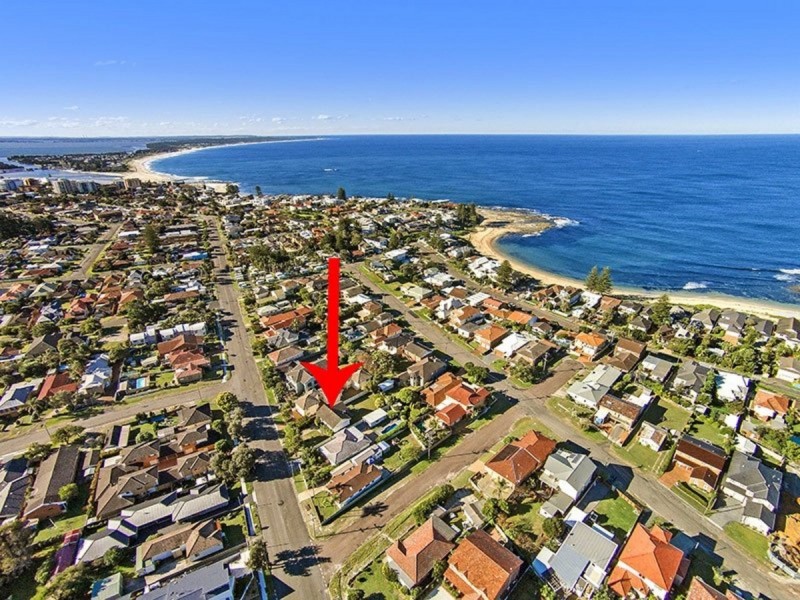 80 Bay Road, Blue Bay NSW 2261