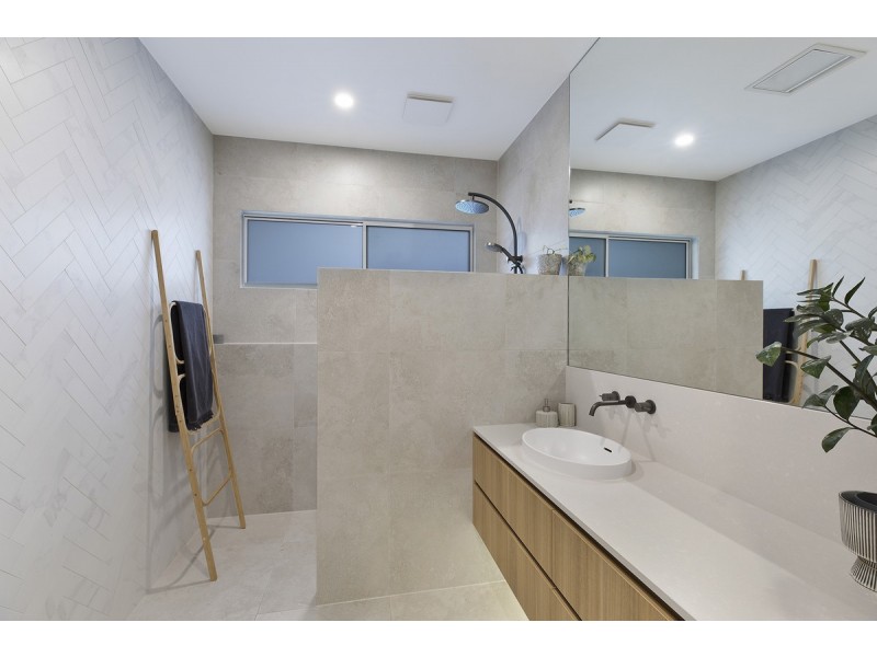 28 Keats Avenue, Bateau Bay NSW 2261