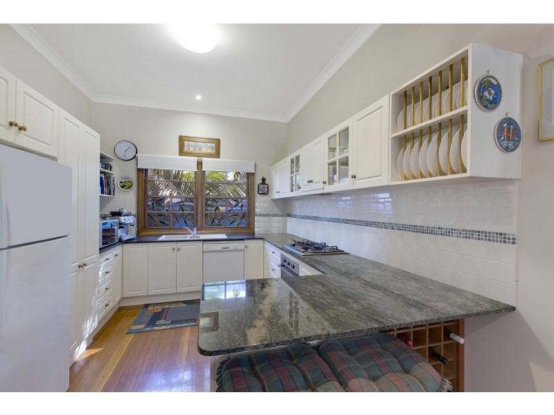 6 Norahview Street, Bateau Bay NSW 2261