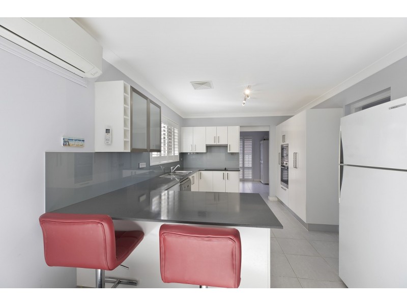 40 Valley View Road, Bateau Bay NSW 2261