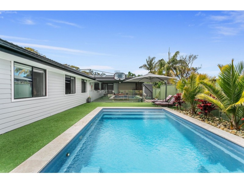 2 Belshaw Place, Bateau Bay NSW 2261
