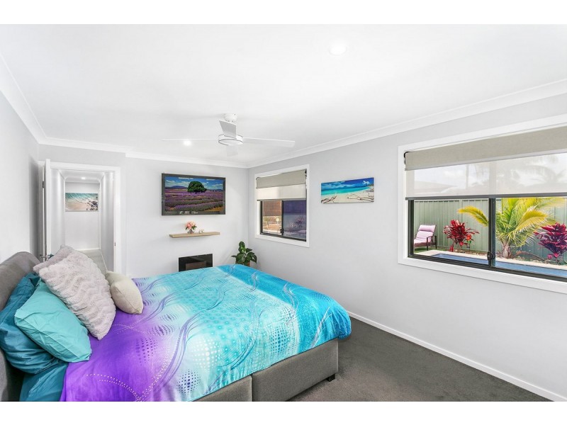 2 Belshaw Place, Bateau Bay NSW 2261