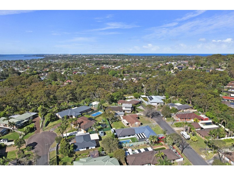 2 Belshaw Place, Bateau Bay NSW 2261