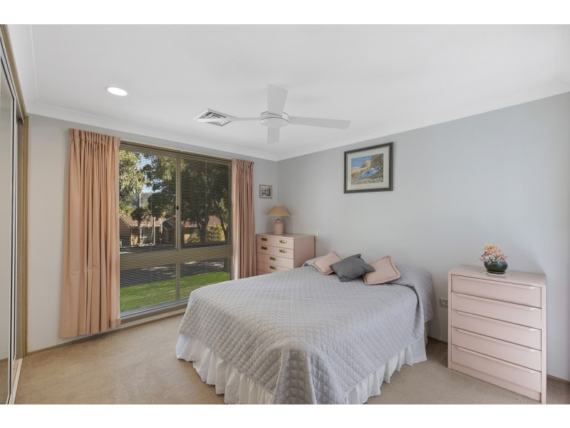 184 Cresthaven Avenue, Bateau Bay NSW 2261