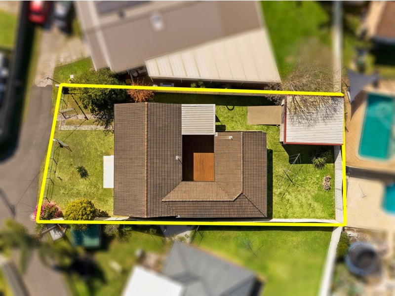 3 Robyn Lane, Bateau Bay NSW 2261
